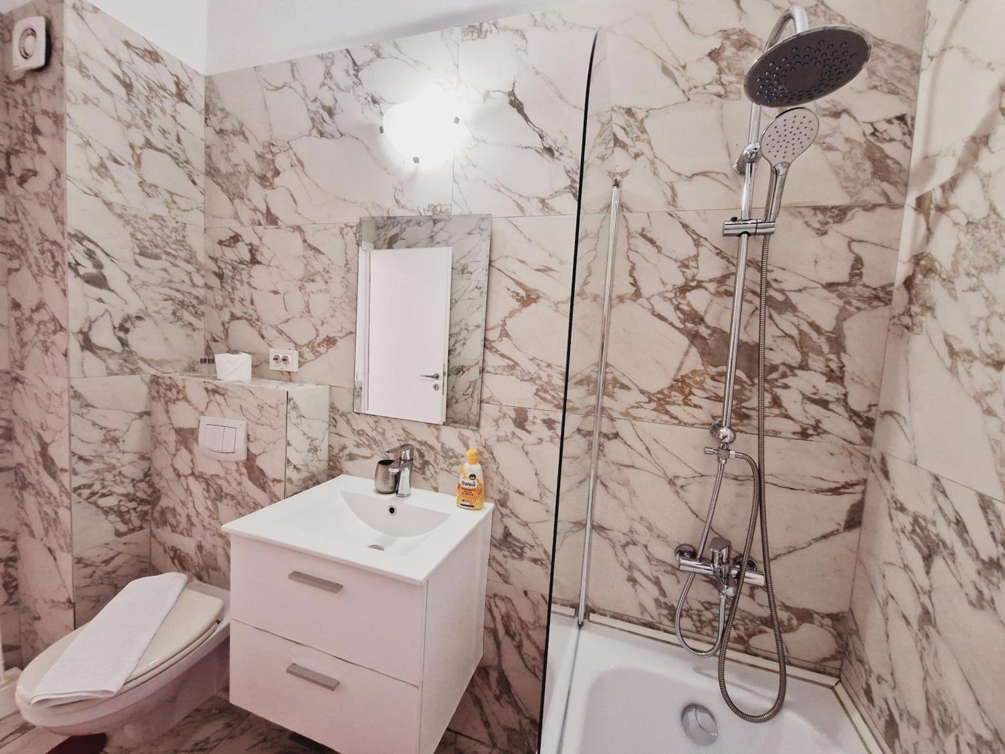 Ultracentral 5* Boutique Hotel Style Apartment. Brand New. 2 Rooms. Spacious. Free Parking Cluj-Napoca Exterior photo